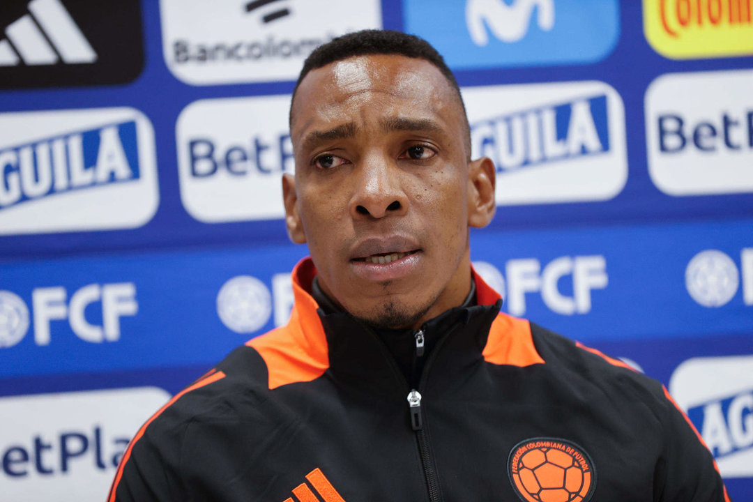 Fotografía de archivo del asistente de la selección Colombia Luis Amaranto Perea. EFE/J P GANDUL