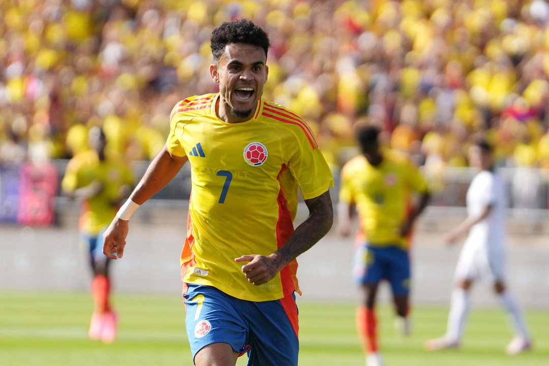 Luis Díaz de Colombia celebra un gol ante Bolivia, el 15 de junio de 2024, en un partido amistoso internacional en el estadio Rentschler Field en East Heatford (EE.UU.). EFE/Joe Buglewicz