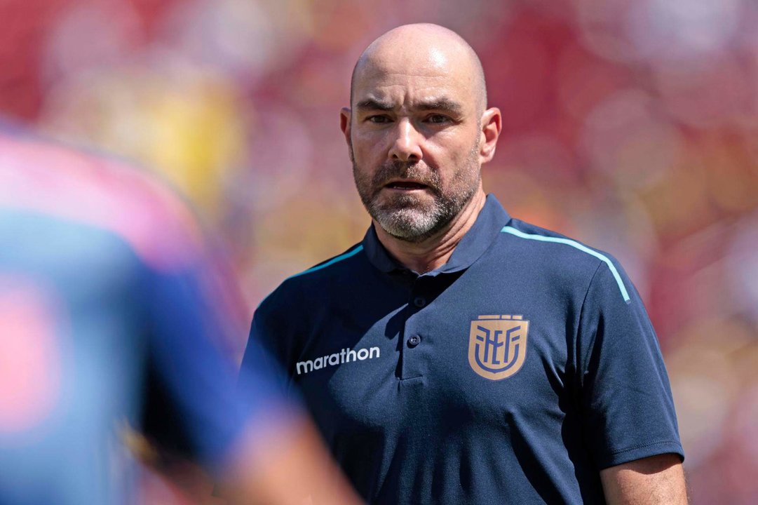 El entrenador de Ecuador Félix Sánchez Bas en un partido de la Copa América. EFE/EPA/JUAN G. MABANGLO